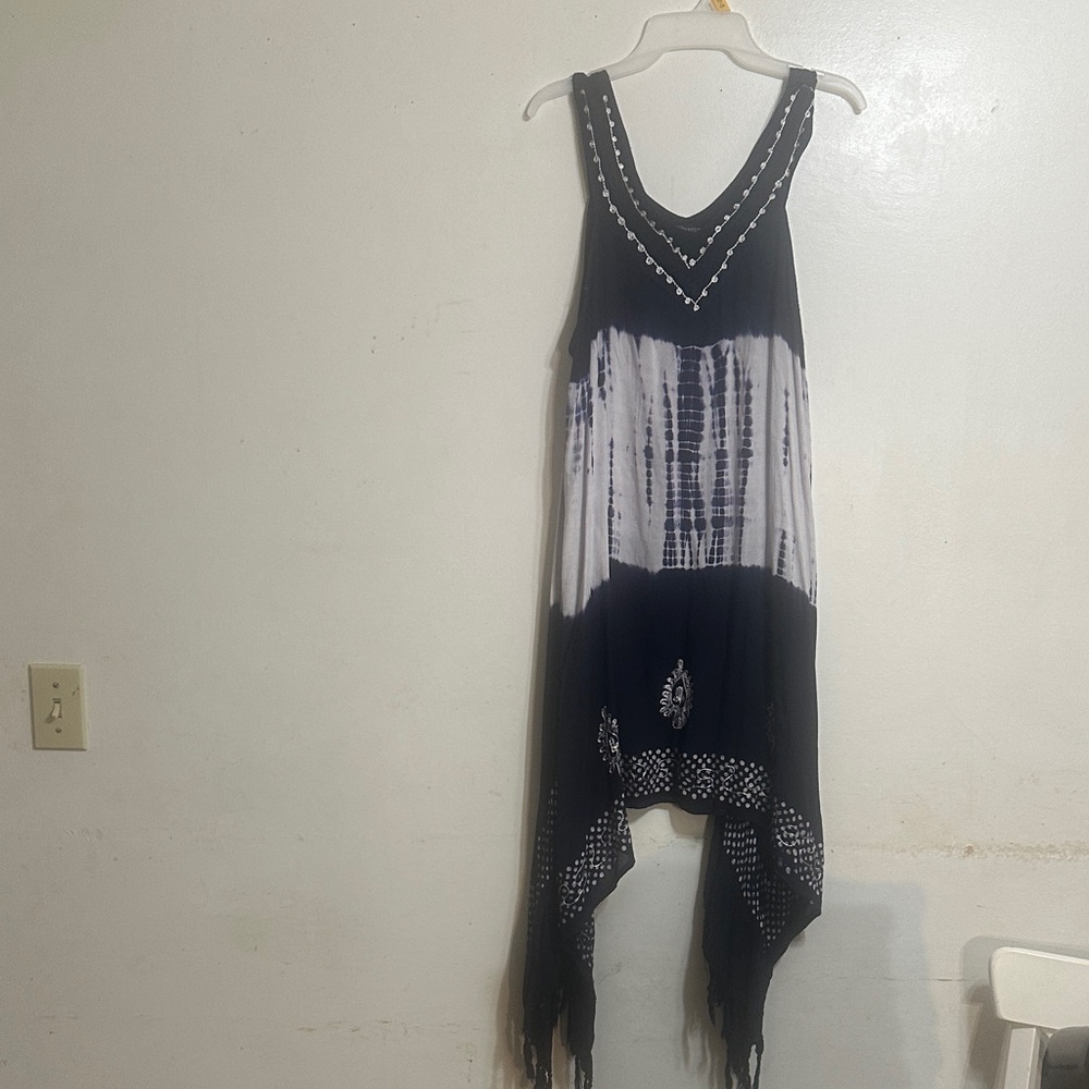 Chic Navy and White Tie-Dye Midi Dress